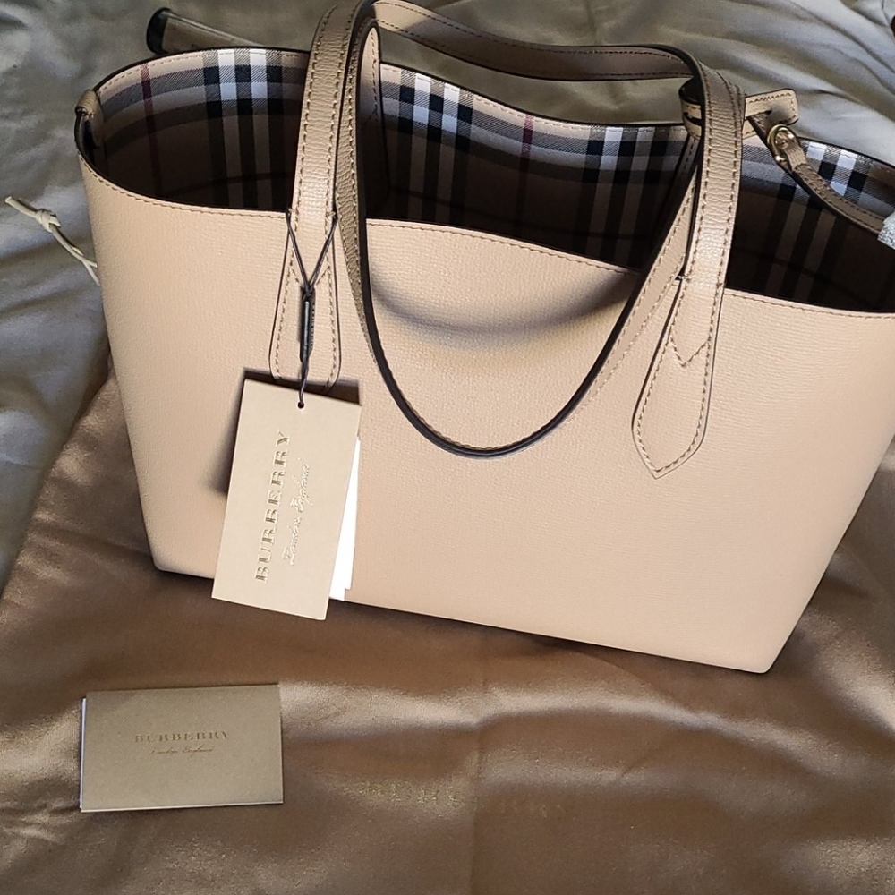 Brand new, burberry purse, handbag, tags on.